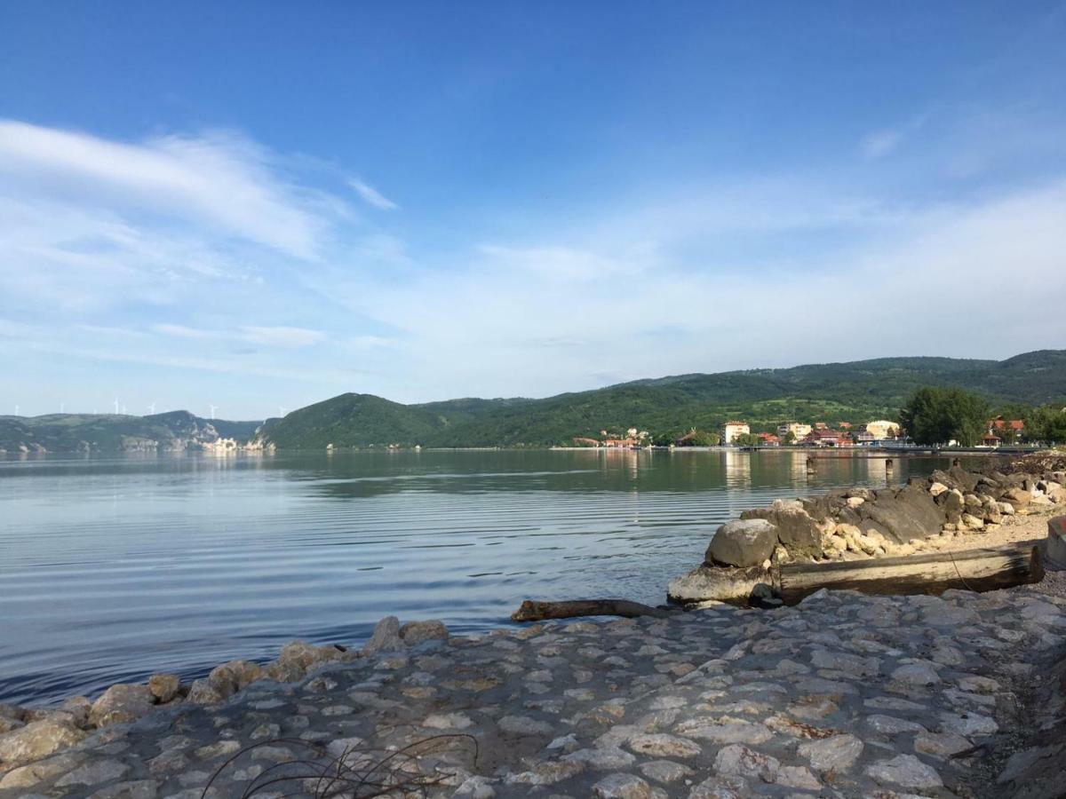 Apartmani Vidikovac Galambóc Kültér fotó