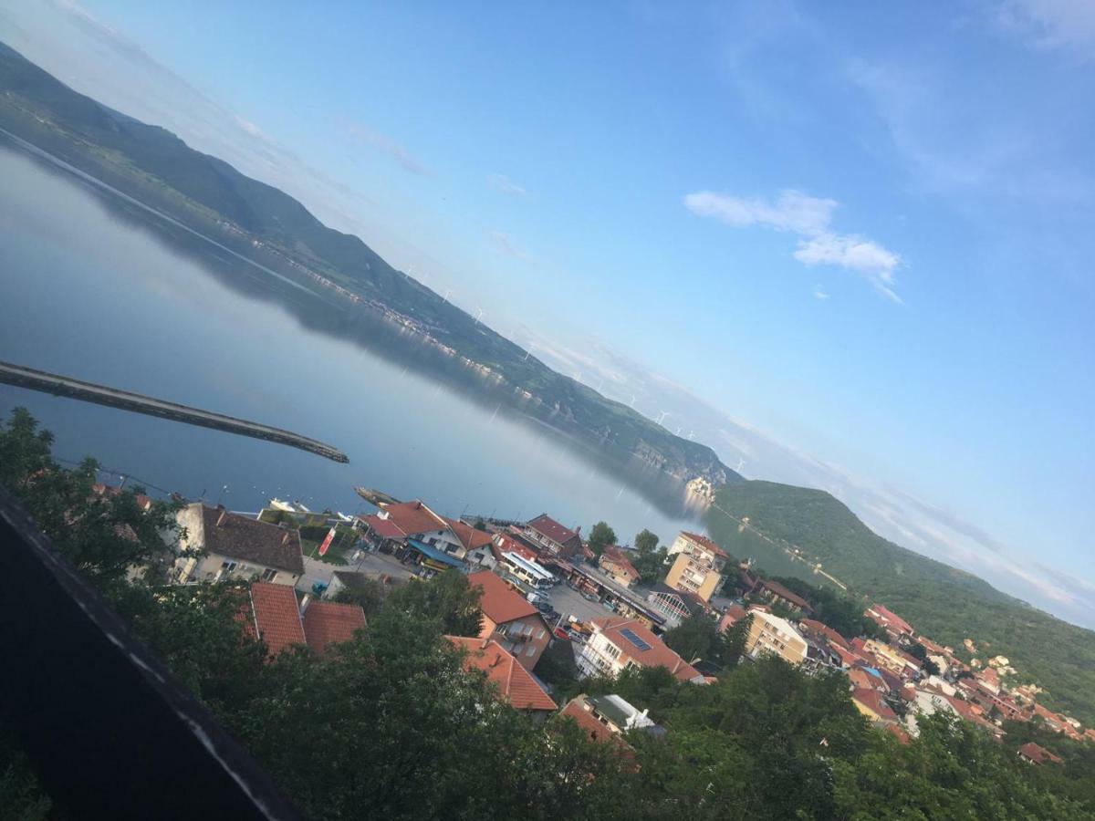 Apartmani Vidikovac Galambóc Kültér fotó